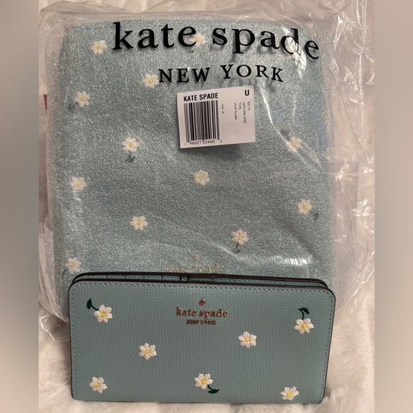 ❣️NWT❣️ Kate Spade Aphrodite Daisy Embroidered Darcy Bucket Tote (purse) - Picture 4 of 11